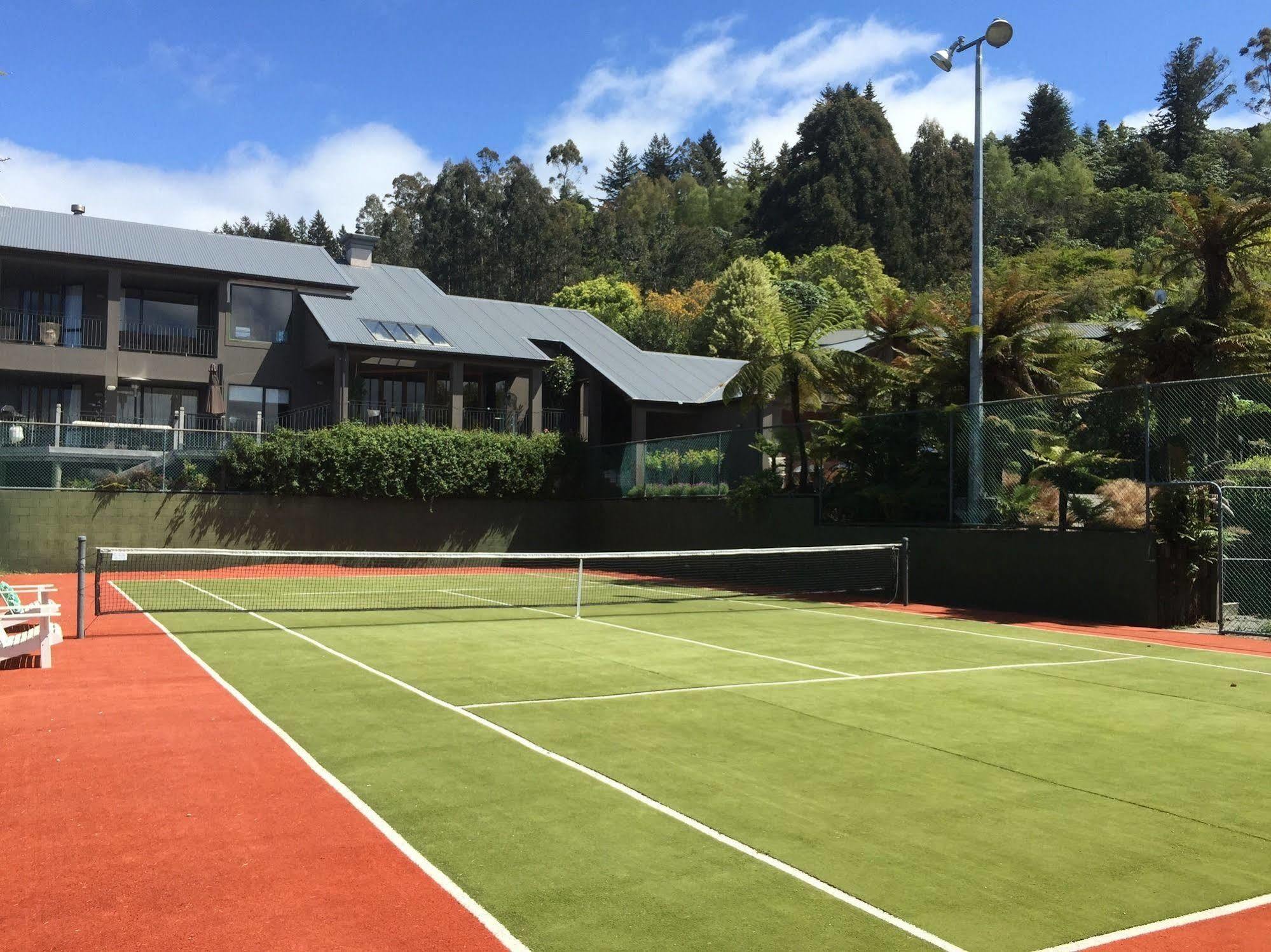 The Flying Trout Boutique Lodge Taupo Exterior photo