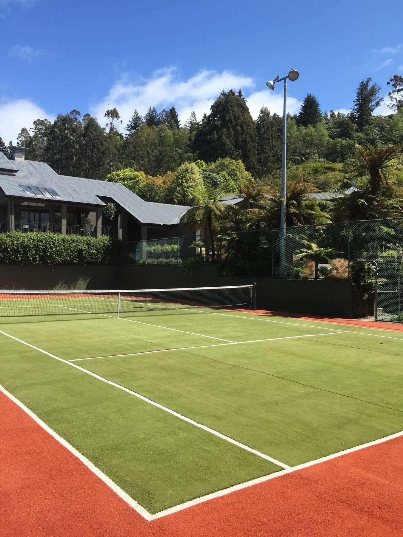 The Flying Trout Boutique Lodge Taupo Exterior photo